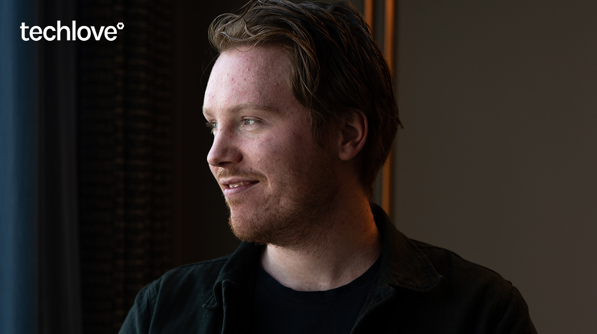 bild-person-techlove-portratt-dator.png